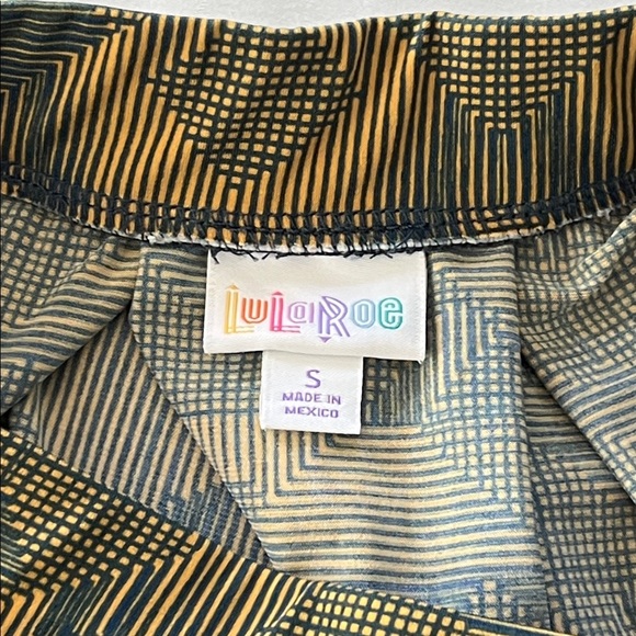 Lularoe Geometric Print Skirt with Pockets - Picture 4 of 4